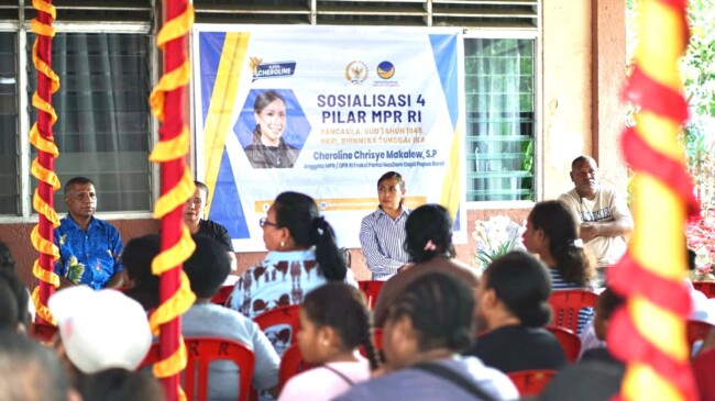 Ket Foto : Anggota DPR RI Cheroline Chrisye Makalew,S.P Lakukan Sosialisasi Empat Pilar Kebangsaan 