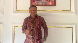 Masyarakat NTT Diminta Bijak Menilai, Gubernur NTT Catat Keluhan Warga Lewat HP Saat Kunjungan Wapres