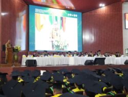 Gubernur NTT Melkiades Laka Lena: Wisuda Bukan Akhir, Saatnya Pulang dan Membangun Daerah
