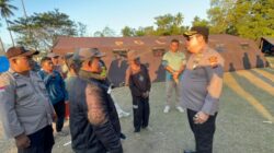 Pastikan Jalur Aman Pasca Gempa, Kapolres Ende Dirikan Tenda Darurat dan Kawal Bantuan Presiden di Maukaro