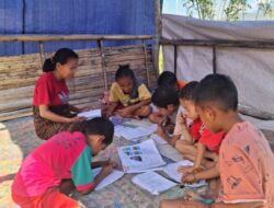 Di Tengah Pengungsian, Ibu Guru Lutgardis Mete Tetap Mengajar dan Menguatkan Anak-Anak Korban Gempa